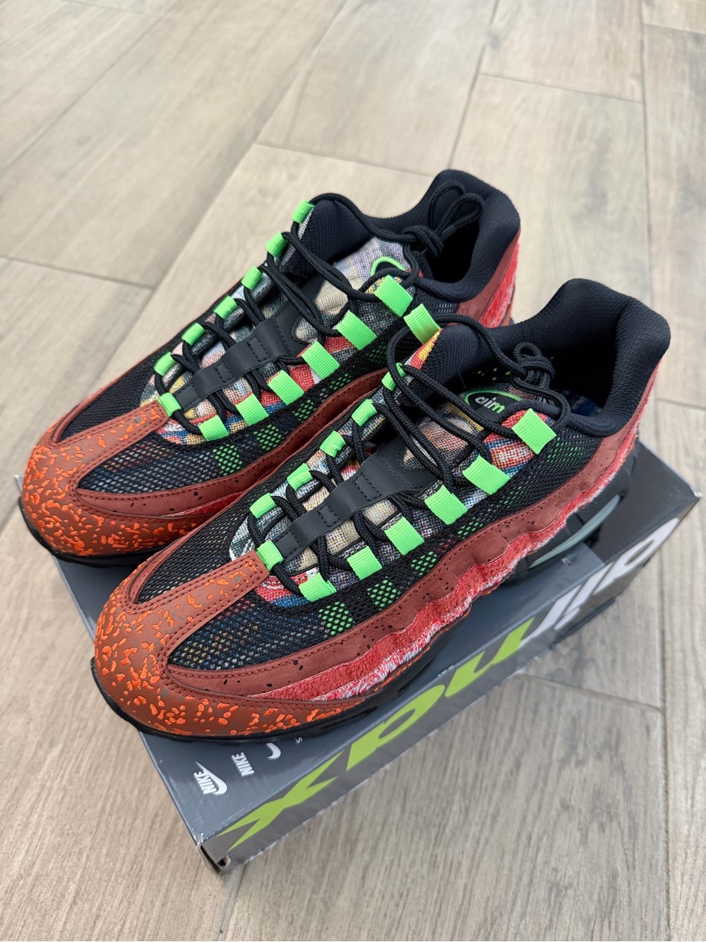 Nike Air Max 95 ( box without lid )